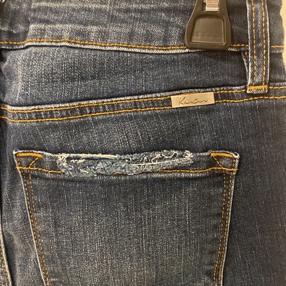 Distressed jeans - Picture 3 of 4